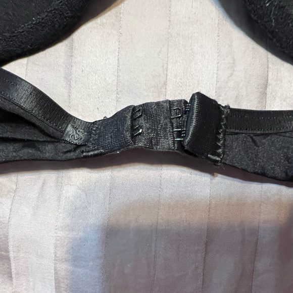 34c Victoria's Secret push up bra.  Leopard and black - Picture 5 of 6